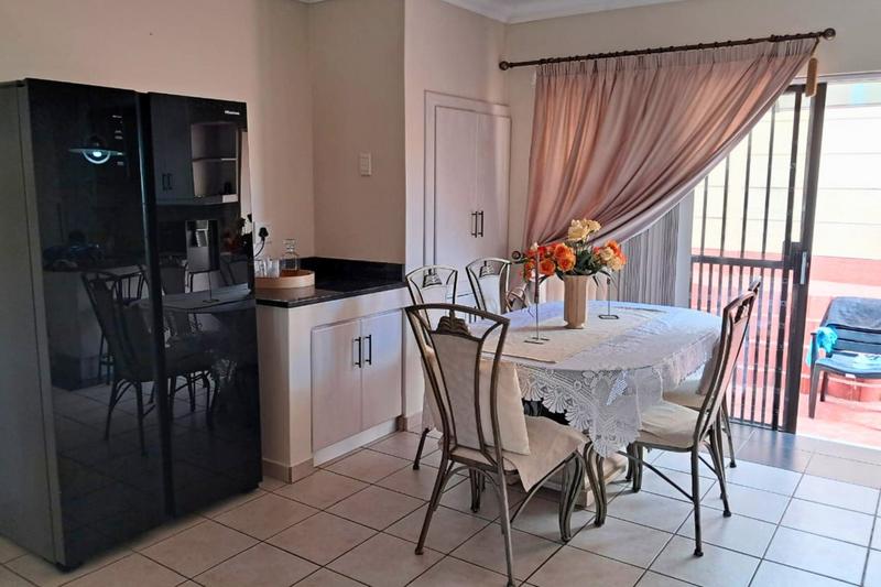 To Let 3 Bedroom Property for Rent in Island View Western Cape